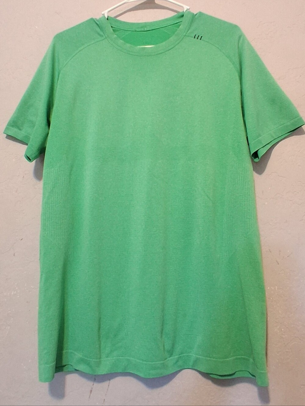 Lululemon Men Short Sleeve T-Shirt Grew Neck Green, Performance Running Sport